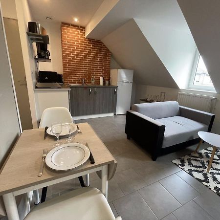 Le Mansard, Atypique, Gare Et Tramway 4Min A Pied Apartment Exterior photo